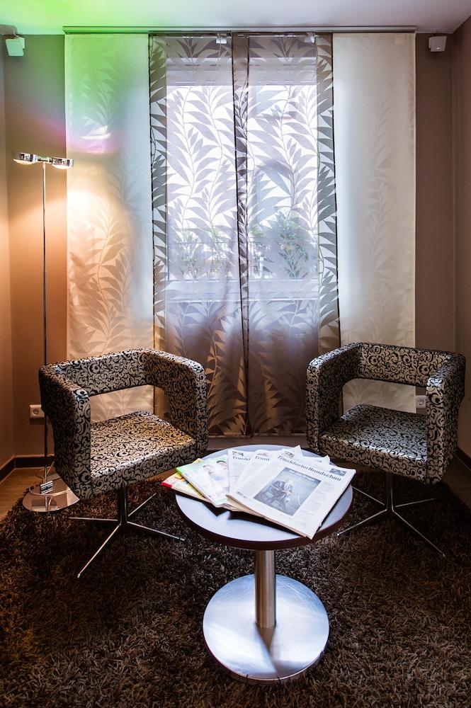 Hotel Mainstation Франкфурт на Майн Екстериор снимка