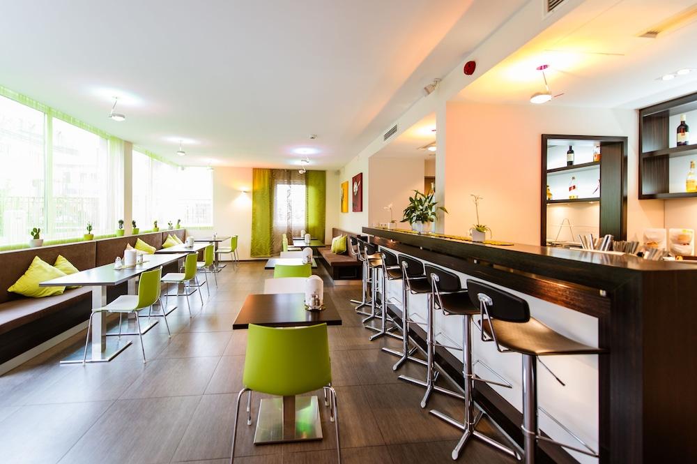 Hotel Mainstation Франкфурт на Майн Екстериор снимка